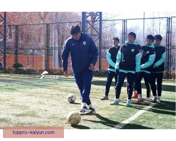 Osimhen创新训练方法助力足球表现持续提升，近期状态引发广泛关注