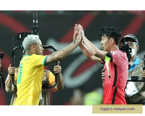 孙兴慜在更衣室的领导作用持续显著，为球队提升凝聚力做出贡献